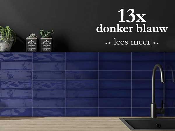 13 keer tegels voor de badkamer muur of keuken wand in donker blauw.