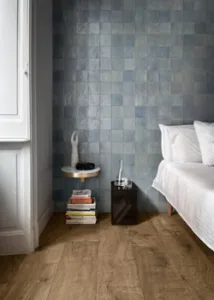 Kleine tegels 10x10cm van Marazzi in outlet bij Top Tegel 04 in West Vlaanderen. Kom langs voor meer aanbiedingen en promoties in keramische zelliges.