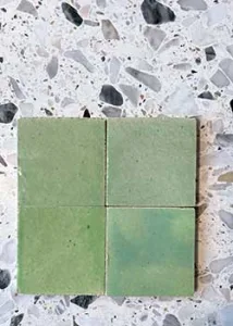 Goedkope wandtegels vind je in onze kleine tegels outlet. Neem een kijkje voor promoties en aanbiedingen in keramische badkamertegels, visgraat tegels, kitkat tegels of echte marokkaanse zelliges. Zoals deze vietnamese zelliges in munt groen
