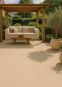 Modern terras met keramische terrastegels beige gespikkeld in formaat 60x60x2cm