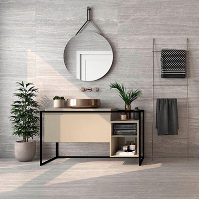 Moderne badkamer met licht grijze tegels 