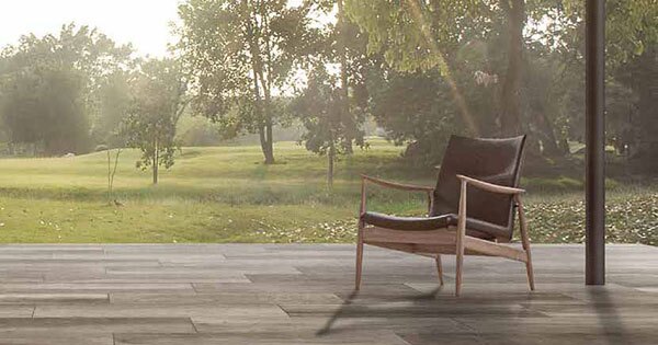 Keramische en natuursteen terrastegels in houtlook, betonlook of blauwsteen look. 