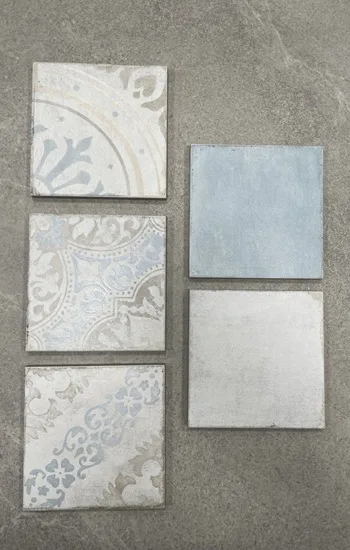 Pastel kleurige patroontegels in 3 verschillende decors met 2 bijpassende effen tegels in formaat 15x15cm