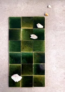 Outlet van goedkope donker groene vietnamese zelliges 10x10cm.