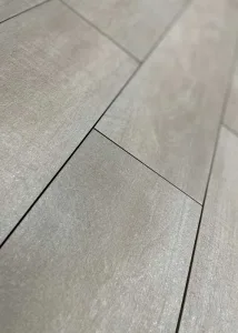 Goedkope keramisch parket in klein formaat voor visgraat te koop in de showroom van Top Tegel in Geluveld.